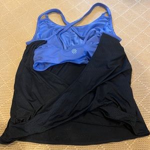 Athleta workout top built in bra